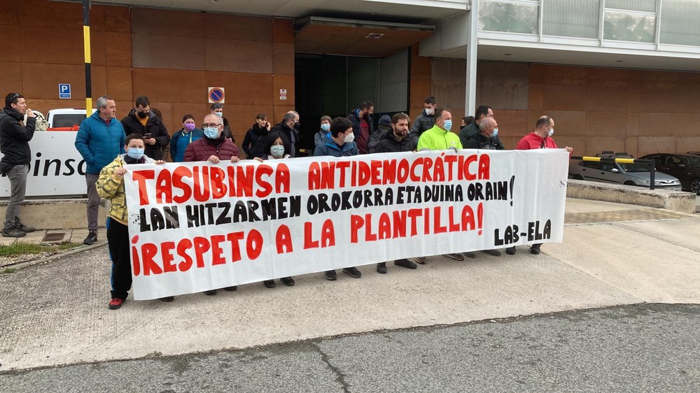 ELA y LAB exigen a Tasubinsa que vuelva a la negociación con la representación mayoritaria de la plantilla y que no la empobrezca
