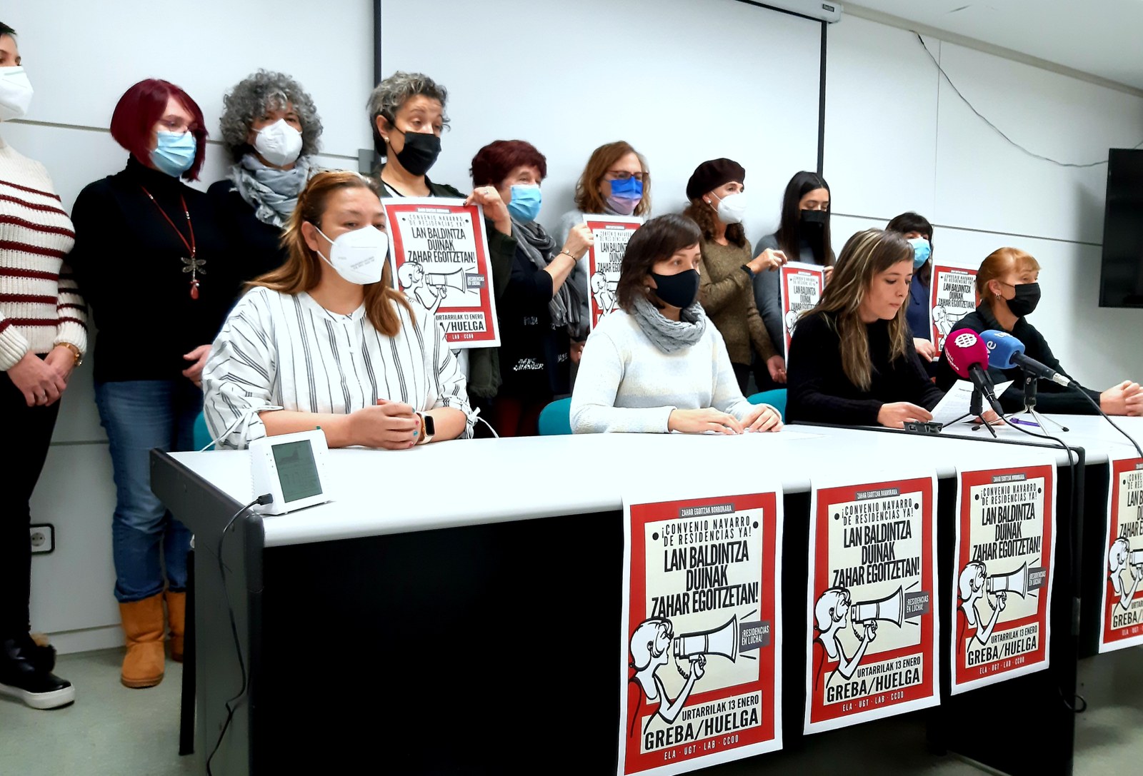 Huelga para alcanzar el primer convenio de atención a la 3ª edad de Navarra Huelga para alcanzar el primer convenio de atención a la 3ª edad de Navarra