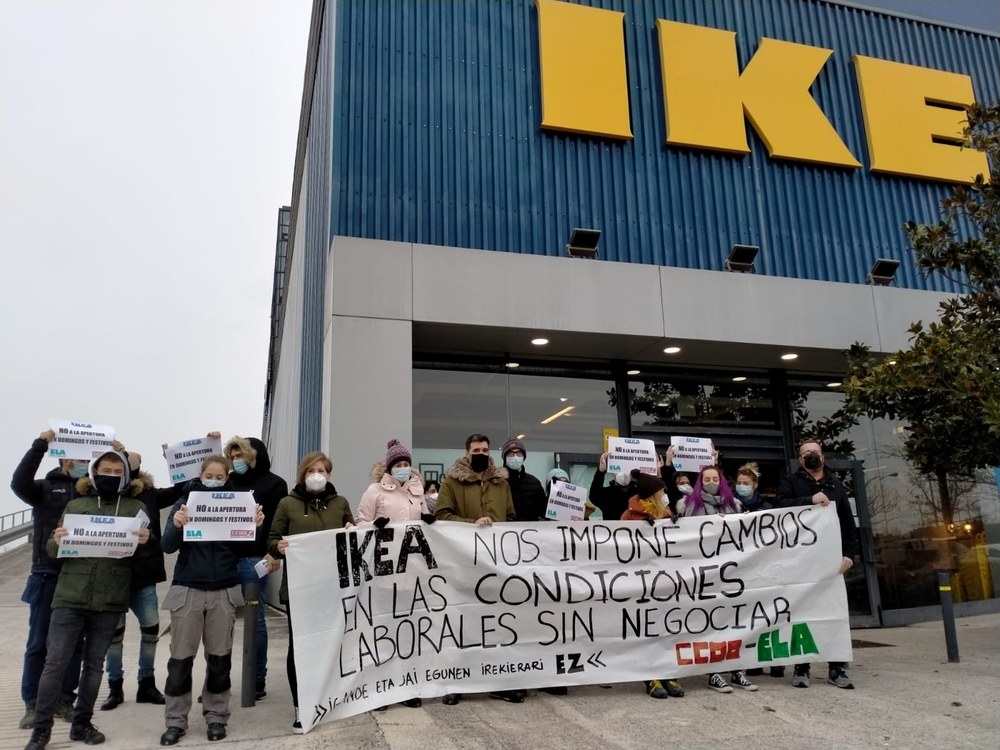 La plantilla de IKEA en Iruña se moviliza para exigir el mantenimiento de sus condiciones de trabajo