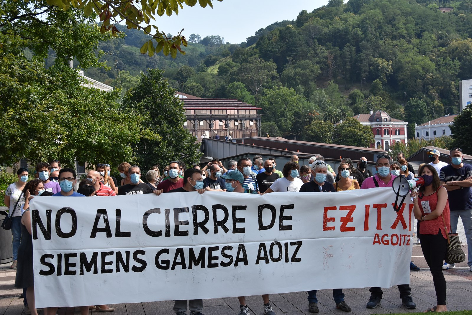 La plantilla de Siemens Gamesa en Aoiz denuncia su situación en la junta de accionistas del grupo celebrada en Bilbao