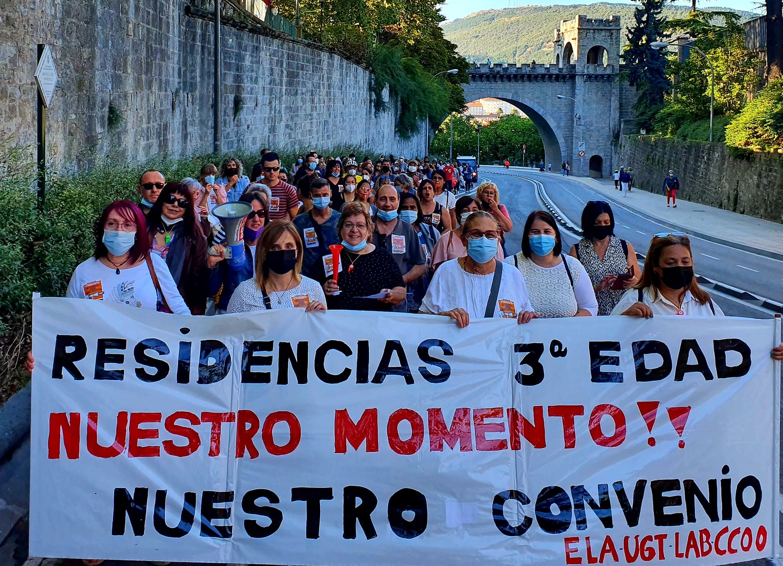 Manifestación para exigir la negociación del primer convenio sectorial de Centros de la Tercera Edad de Navarra