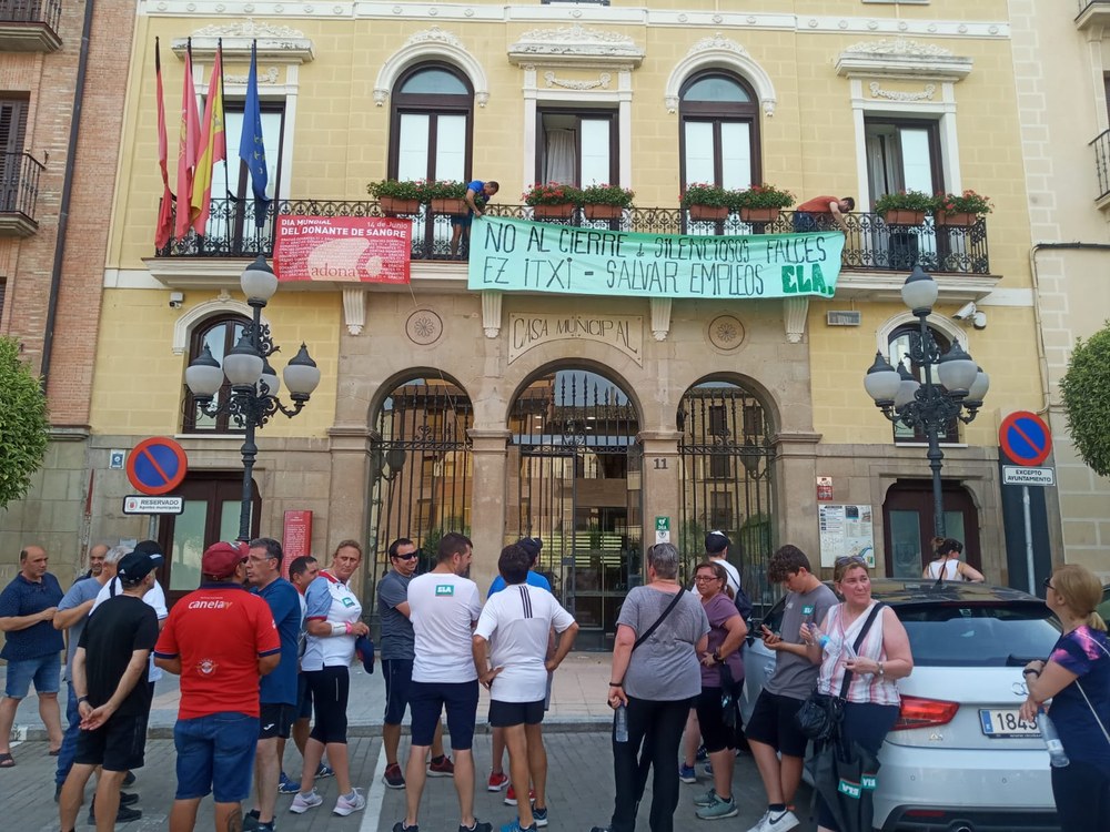 Manifestación por el futuro de Silenciosos Falces