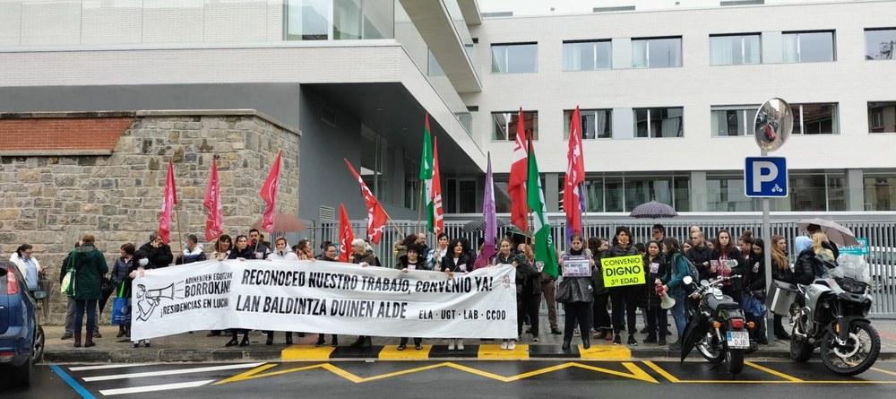 Nueva jornada de huelga y movilizaciones en las residencias de Navarra por un convenio sectorial