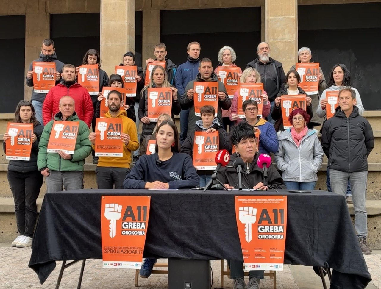 "Para garantizar el derecho a la vivienda, ¡No a la especulación!"
