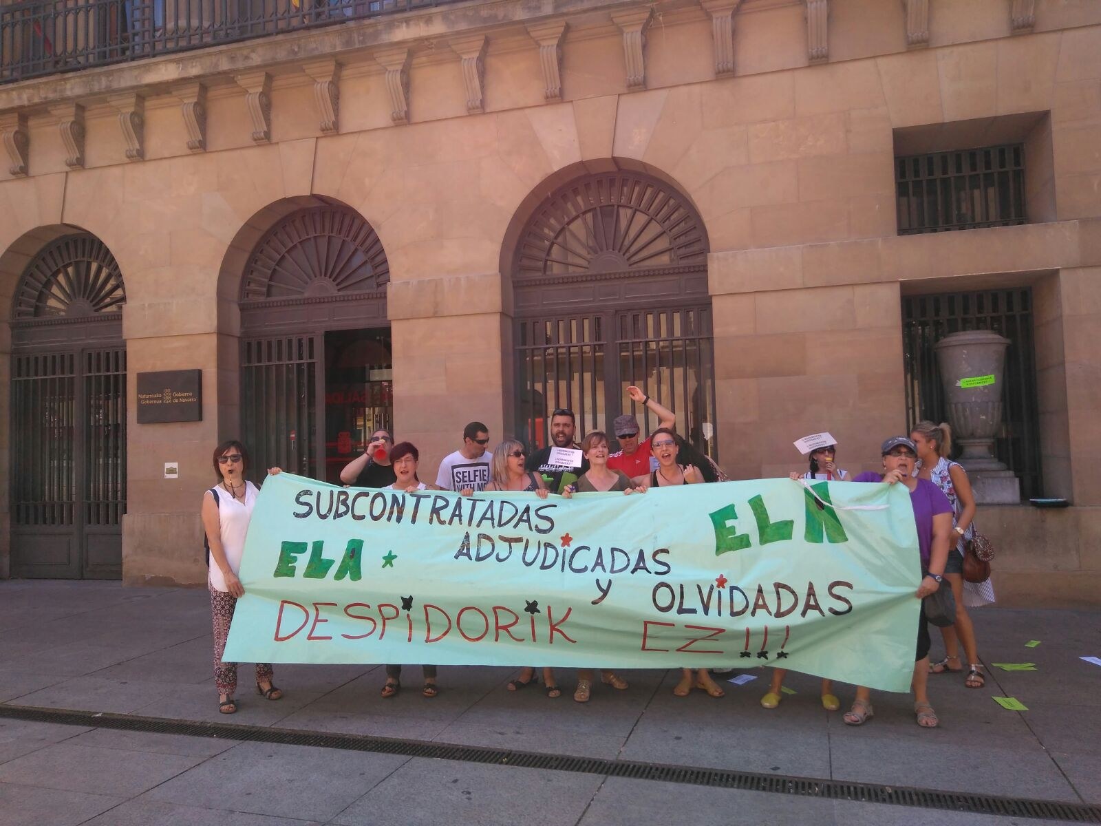 Paro de las trabajadoras de limpieza del Palacio de Navarra