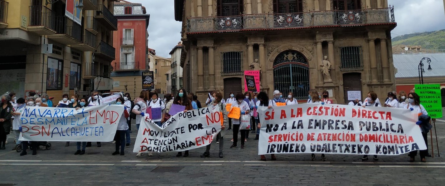 Segundo día de huelga de las trabajadoras del EMAD del Ayuntamiento de Pamplona en contra de la privatización del servicio