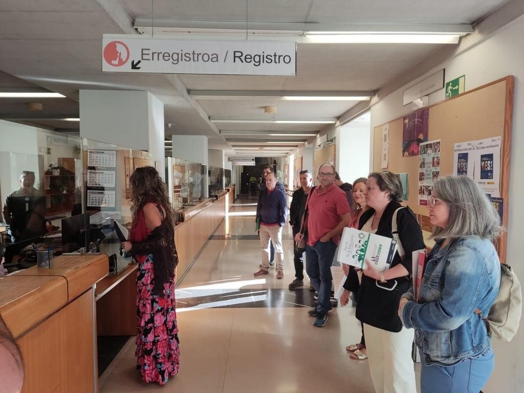 Todos los sindicatos exigen modificar la normativa de las Comisiones de Escolarización