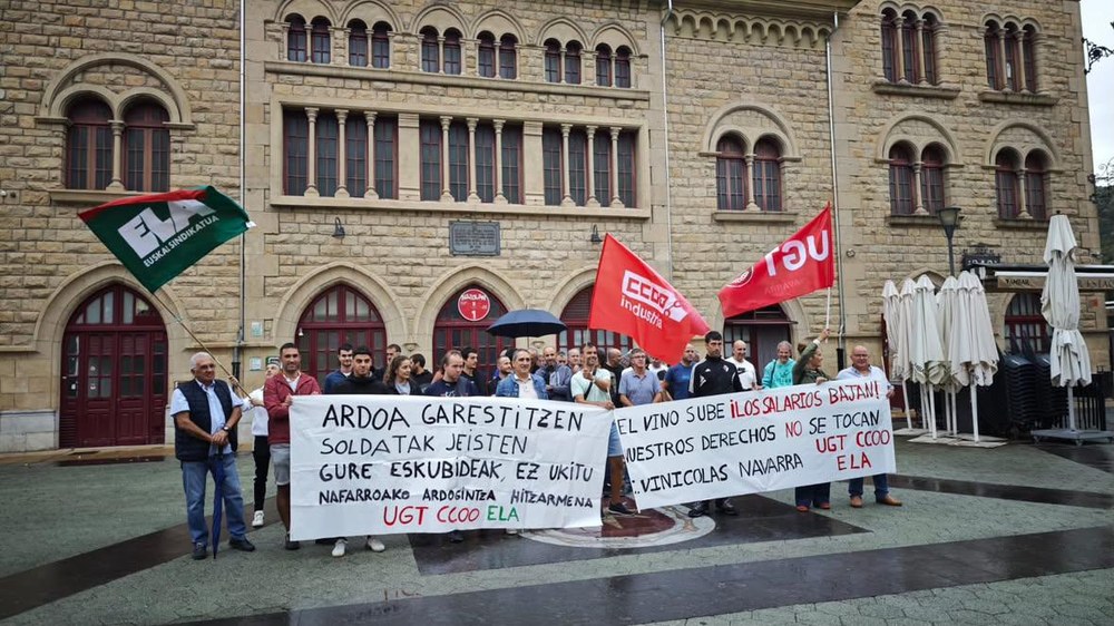 UGT, CCOO y ELA se movilizan para exigir un convenio digno para el sector