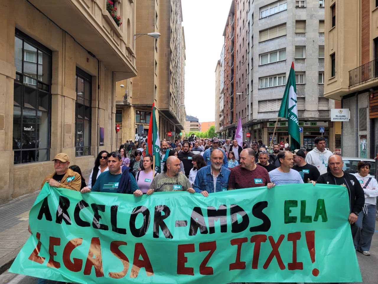“Despiden y cierran fábricas para seguir forrándose” “Despiden y cierran fábricas para seguir forrándose”