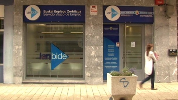 3.128 personas paradas más en Hego Euskal Herria en octubre 3.128 personas paradas más en Hego Euskal Herria en octubre