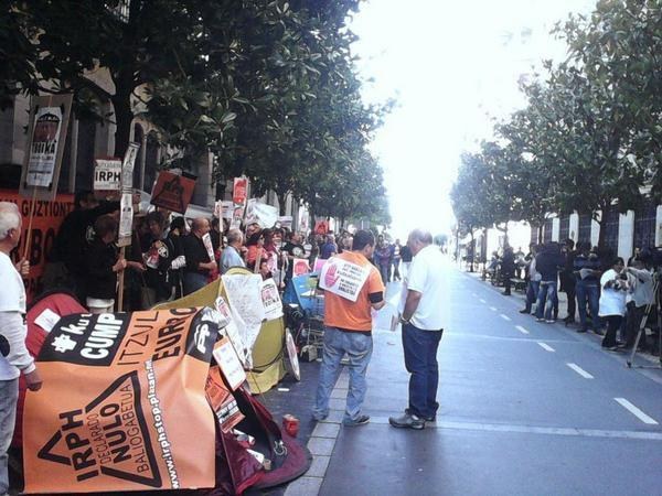 Acampada y concentración contra la privatización de Kutxabank