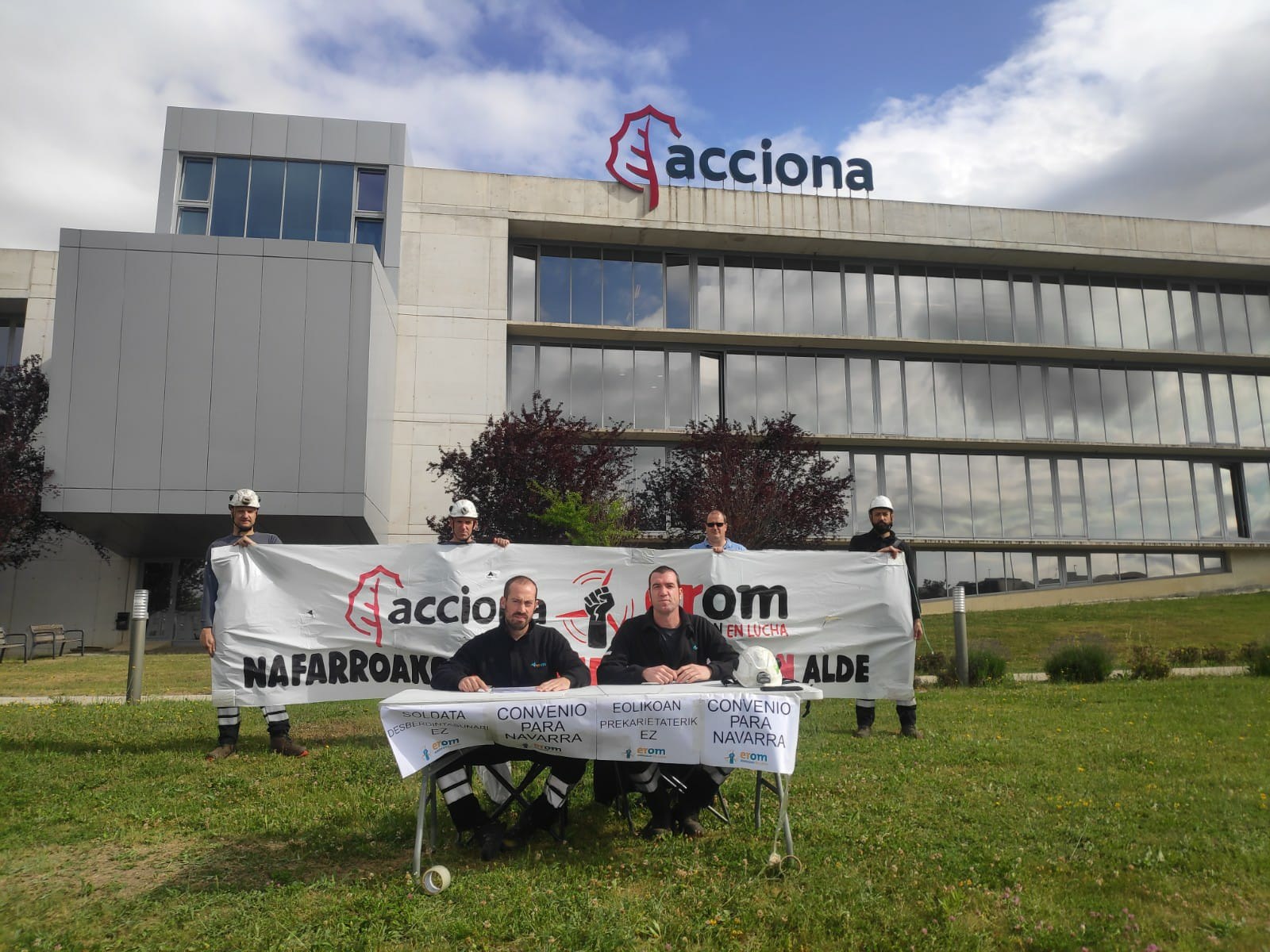 Acciona Energia acuerda con UGT y CCOO aplicar su convenio estatal a los trabajadores de Erom, a pesar del rechazo del 75% de la plantilla de Navarra