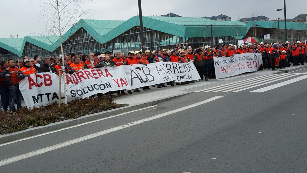 Ante la presión social por el cierre de la planta de Zumarraga el Gobierno vasco opta por la propaganda