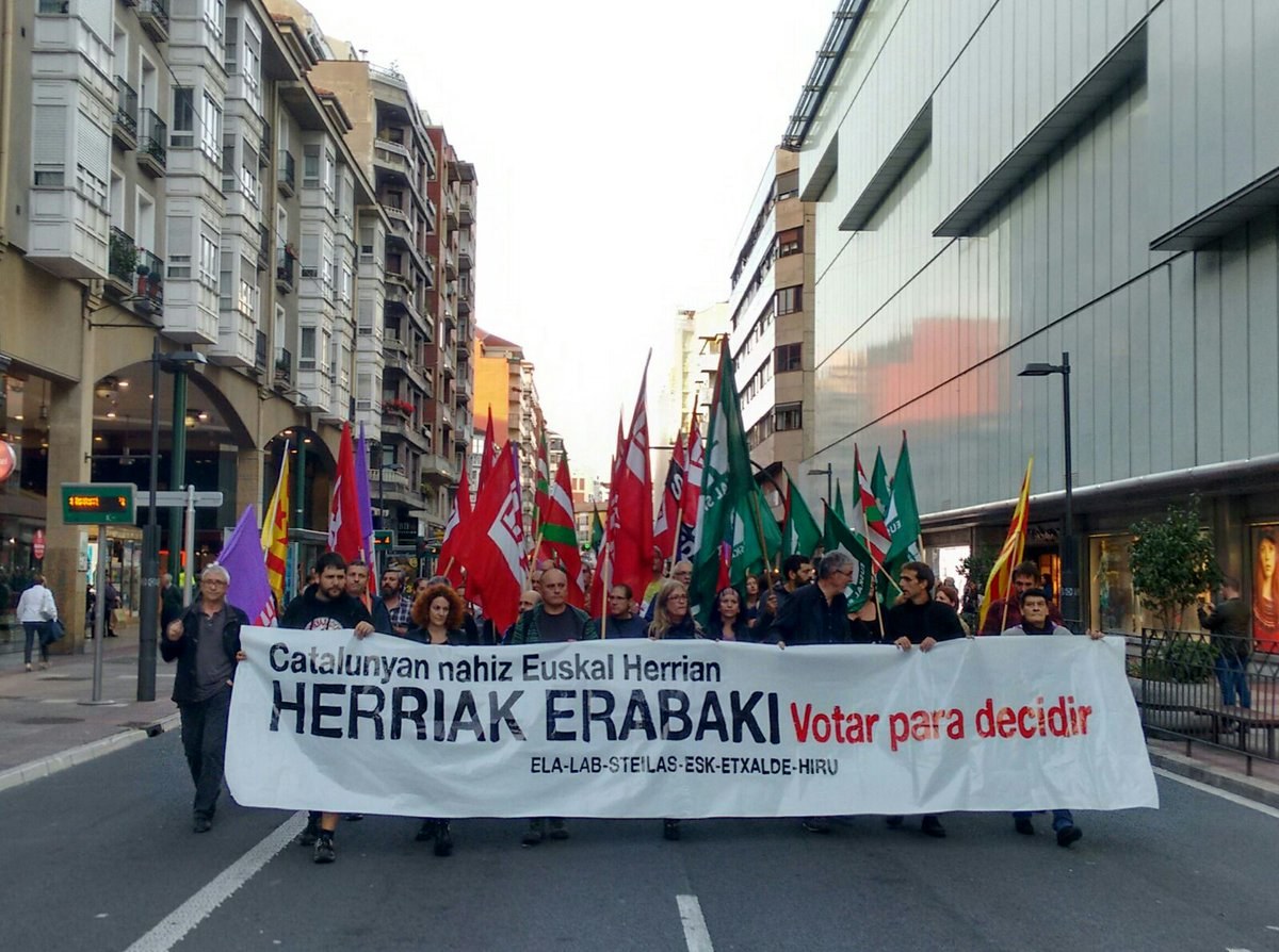 Catalunyan nahiz Euskal Herrian, herriak erabaki Catalunyan nahiz Euskal Herrian, herriak erabaki