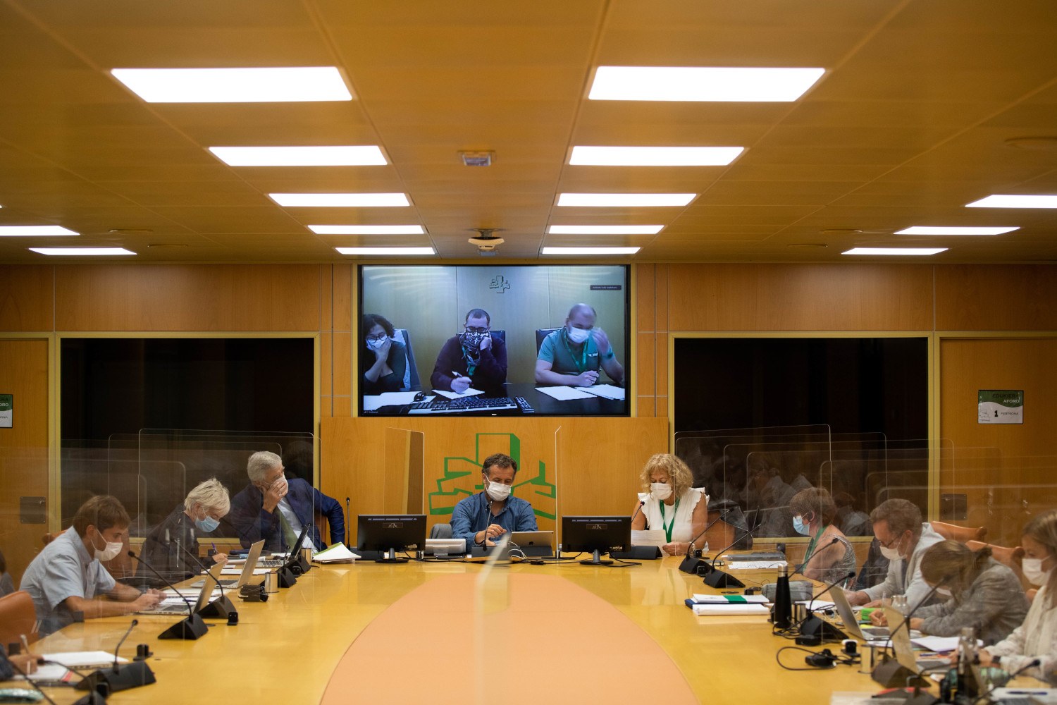 Comparecencia y concentración para denunciar las condiciones del personal de limpieza de Osakidetza