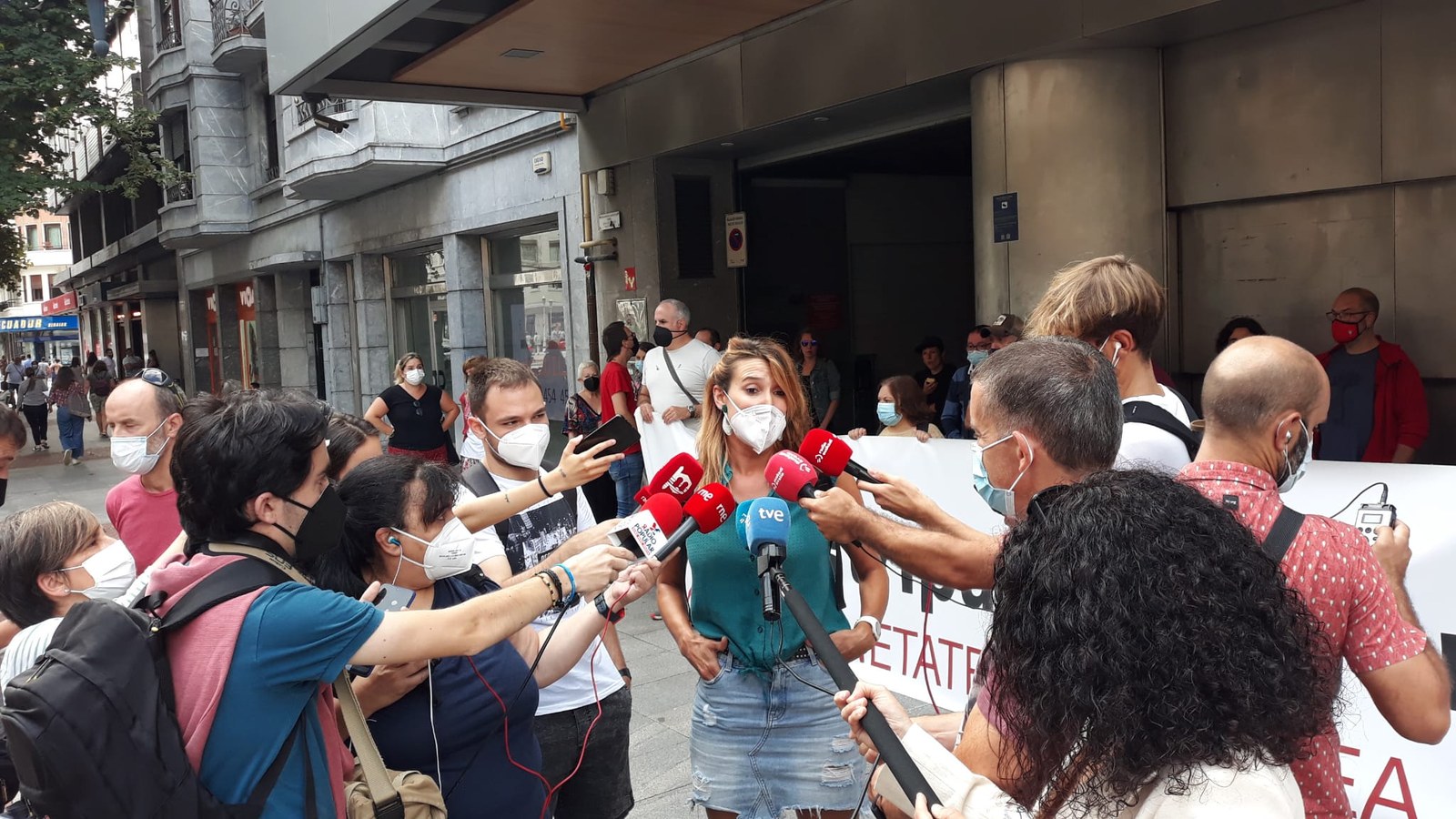 Concentración ante el Gobierno Vasco para denunciar las muertes en accidentes laborales