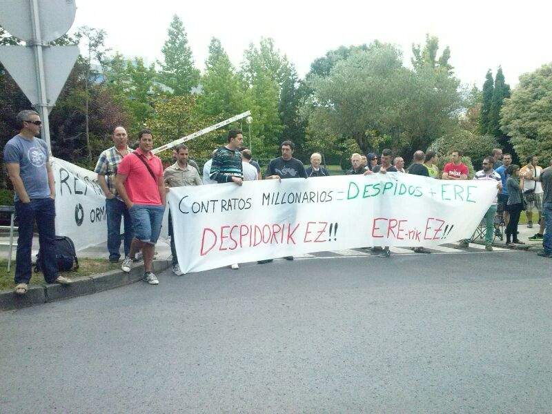 Concentración contra los despidos en el Grupo Ormazabal