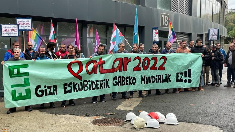 Concentración de ELA para denunciar las muertes laborales y la vulneración de derechos en el Mundial de Qatar
