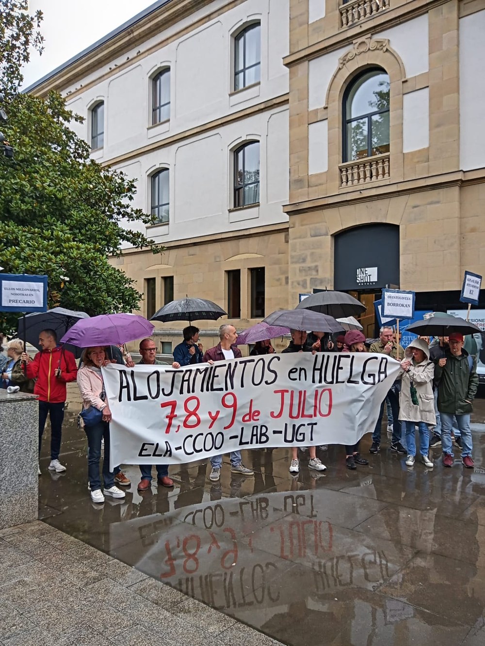 Concentración de las trabajadoras de hostelería de Gipuzkoa para garantizar el poder adquisitivo en el convenio
