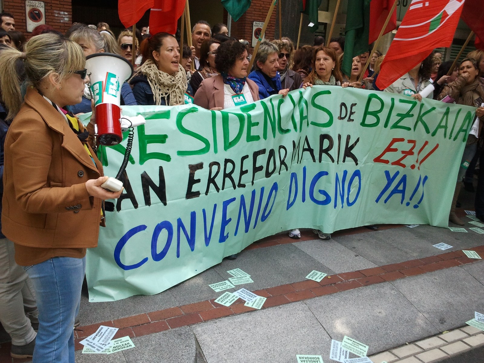 Concentración del personal de residencias de Bizkaia