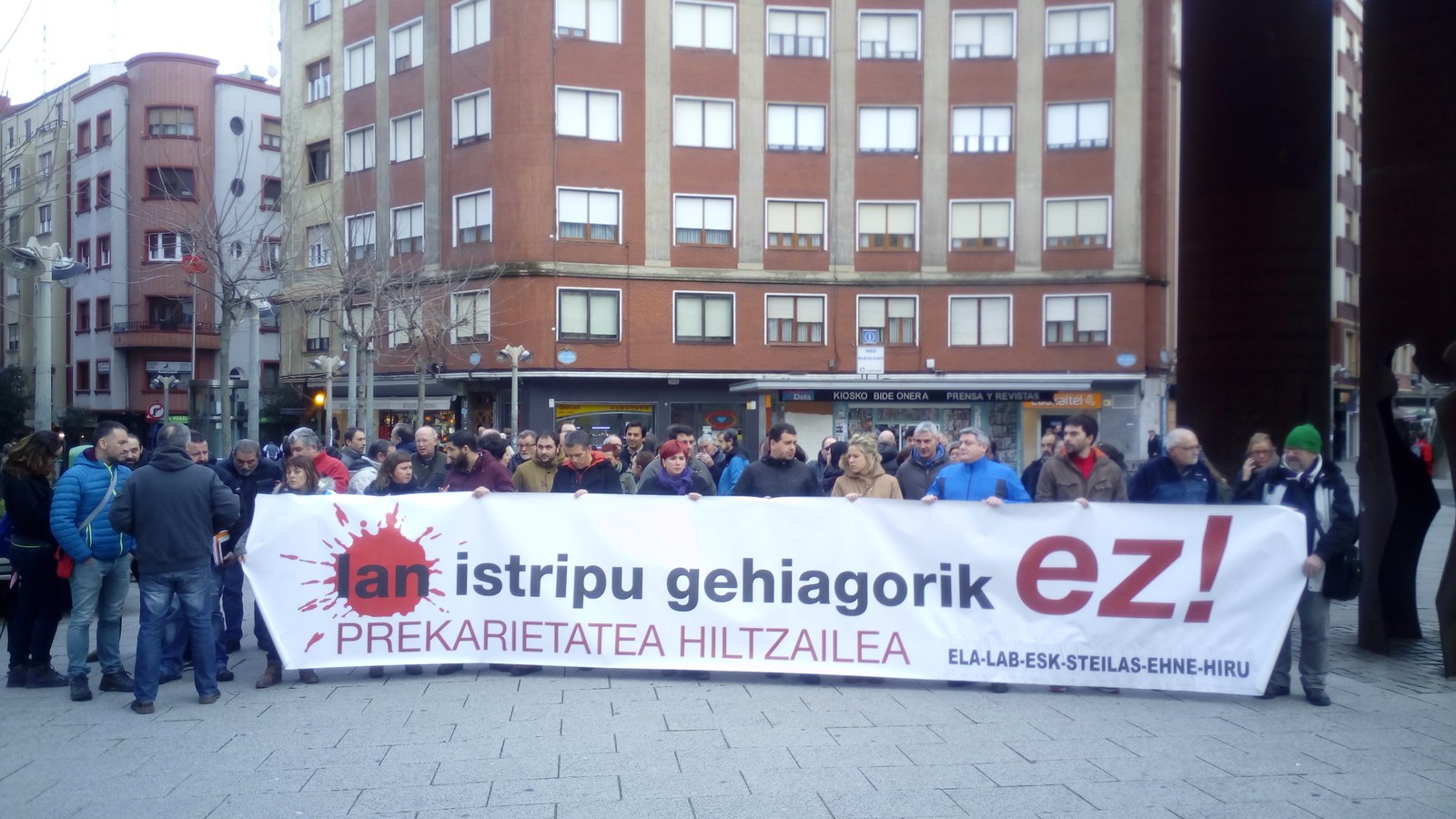 Concentración en Barakaldo en protesta por el accidente laboral mortal del lunes