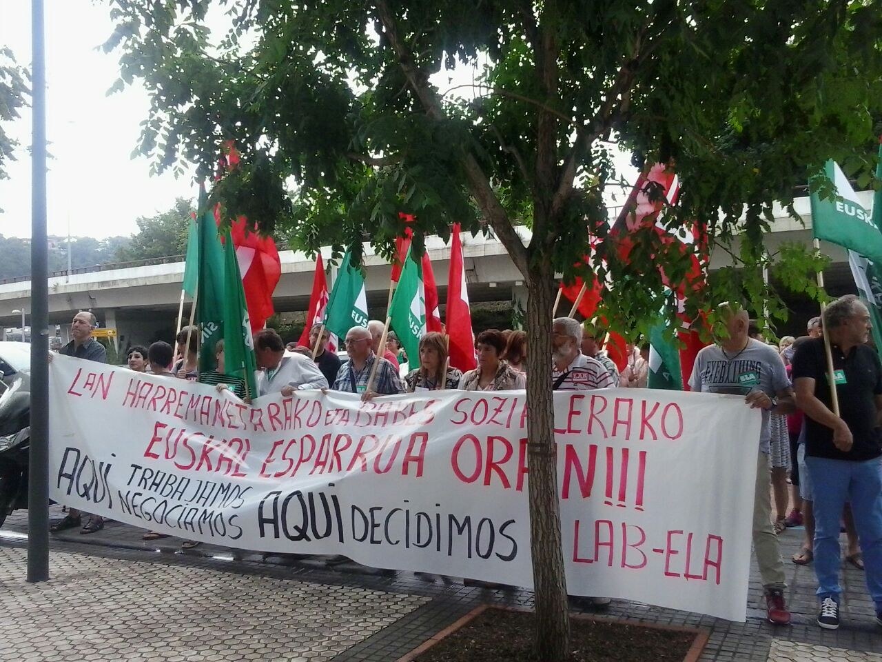 Concentración en defensa de las condiciones laborales de las y los trabajadores de la Seguridad Social