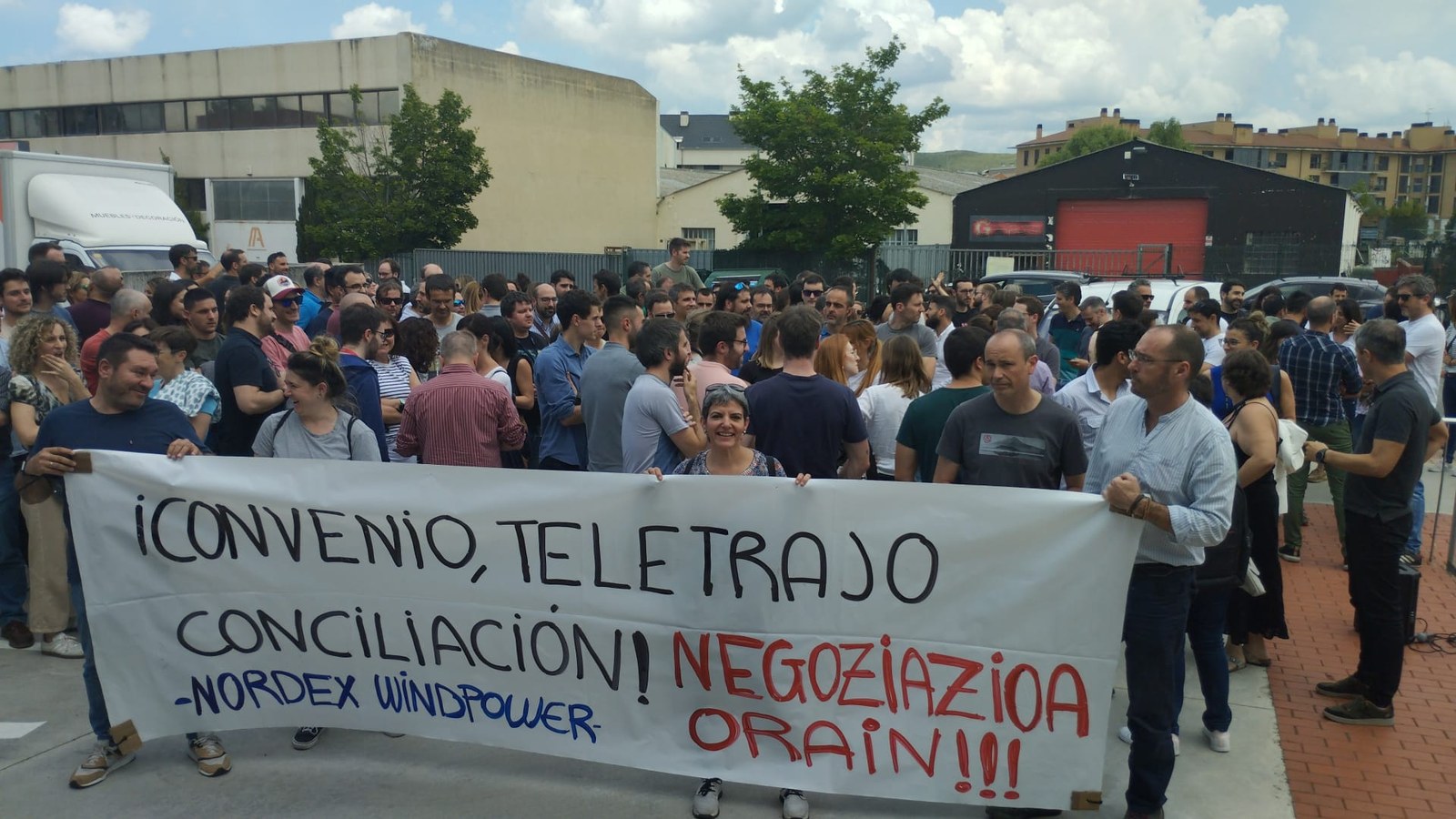 Concentración para avanzar en la negociación del teletrabajo, la flexibilidad horaria y el convenio