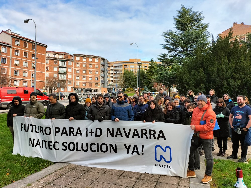 Concentración para denunciar la falta de control en la gestión y exigir un plan de futuro