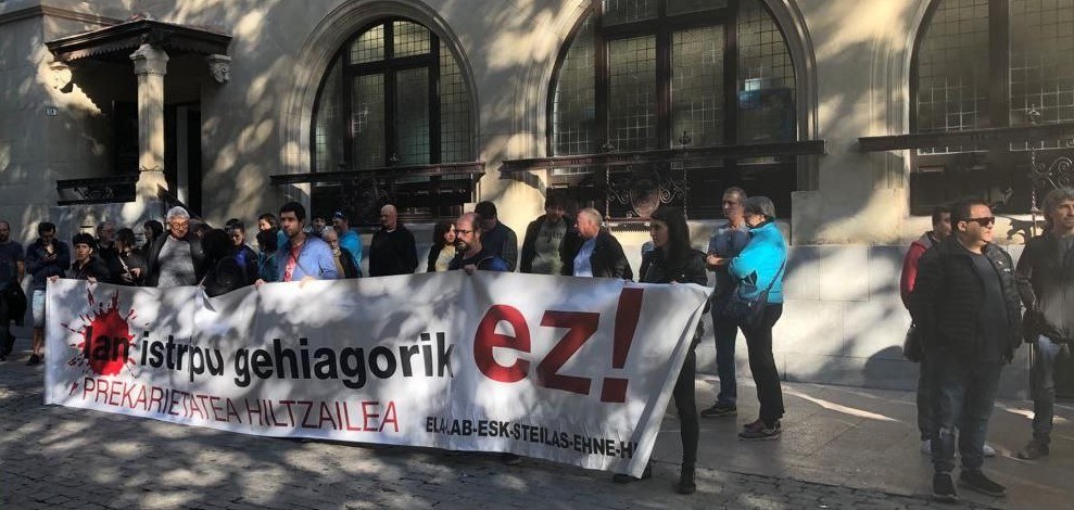 Concentración para denunciar la muerte de un transportista en accidente laboral
