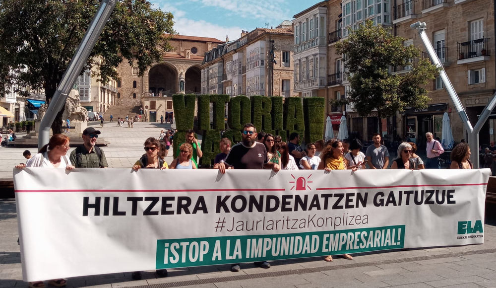 Concentración para denunciar la muerte laboral en Talleres Aratz