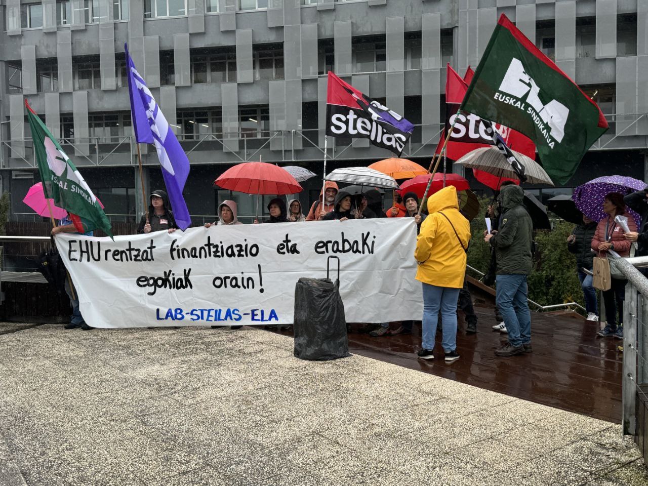 Concentración para exigir mayor financiación para la universidad pública