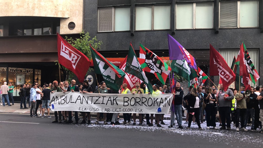 Concentración para reclamar la equiparación al personal de Osakidetza