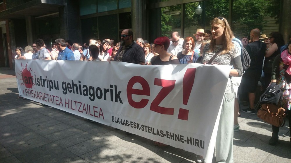 Concentraciones en Bilbao y Urnieta, en protesta por los dos accidentes mortales ocurridos esta semana