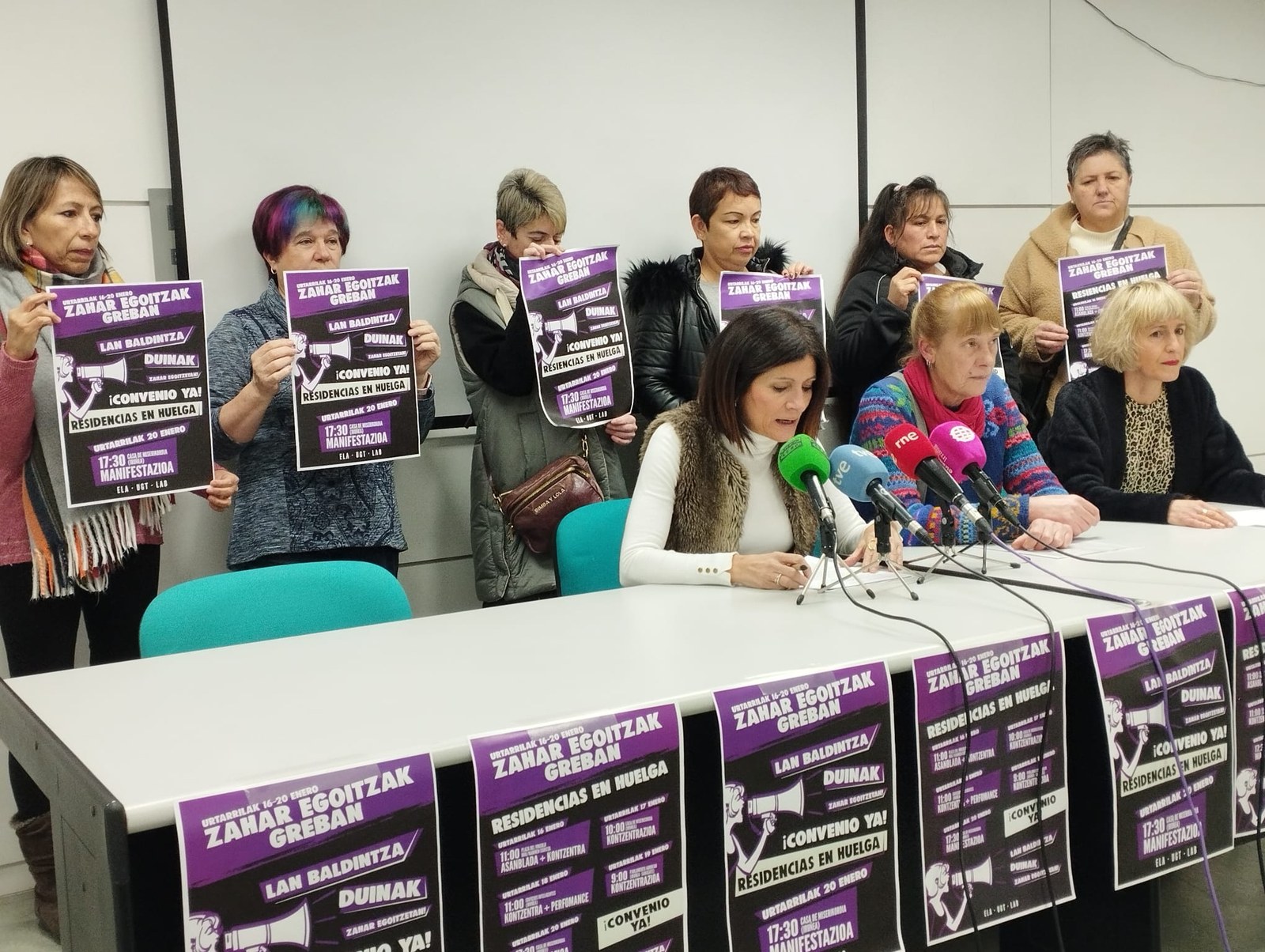 Convocan otros cinco días de huelga por el convenio de residencias de Navarra