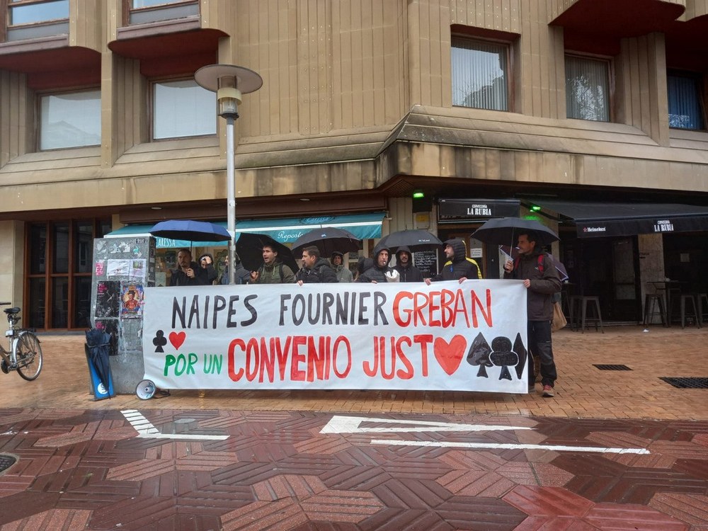 Cuarta jornada de huelga en la empresa Naipes Heraclio Fournier, de Vitoria