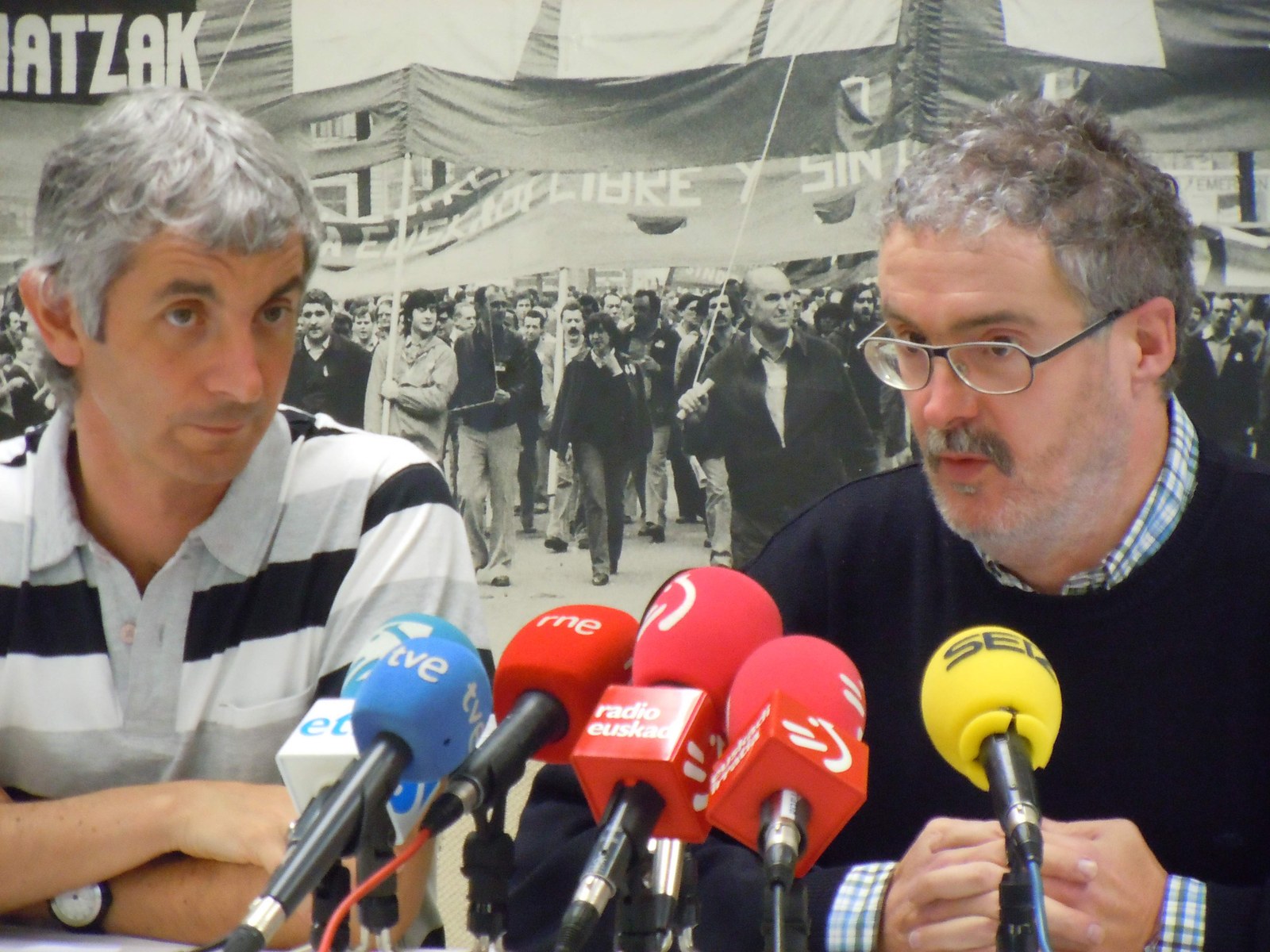 Dar dinero público a la banca para quitárselo a la gente es injusto e inmoral