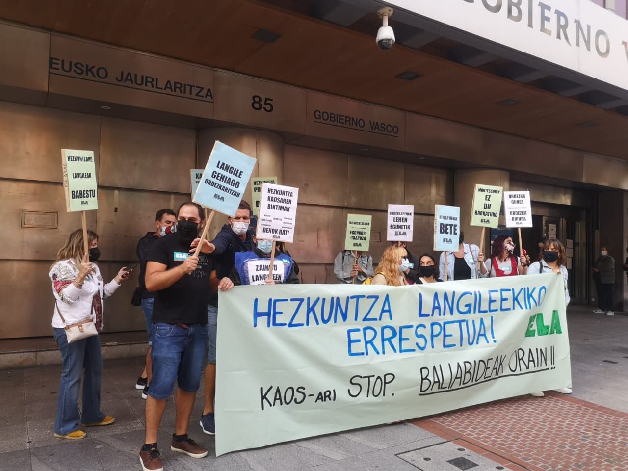 Delegados y delegadas de ELA denuncian el caos en las adjudicaciones de inicio de curso