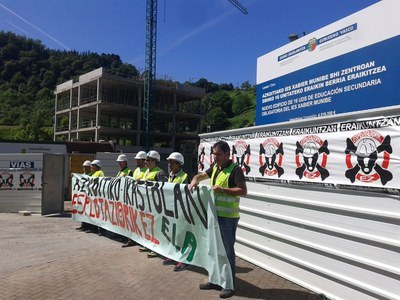 Departamento de Educación del Gobierno vasco está promoviendo y adjudicando obras en condiciones esclavistas