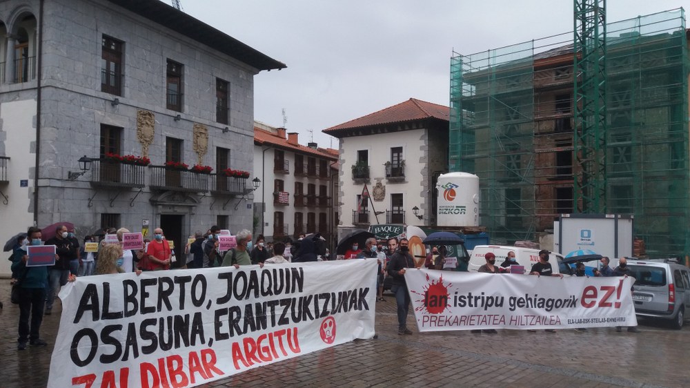Docenas de personas denuncian en Markina que las responsabilidades del accidente de Zaldibar aún no se han aclarado