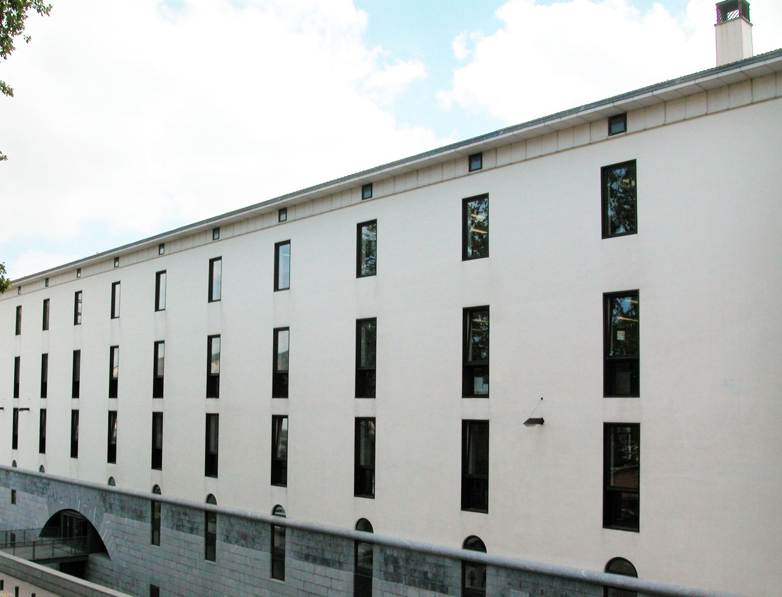 El Departamento de Educación ha redistribuido la dotación de horas de refuerzo recortándola a 47 segundos por alumno y alumna a la semana El Departamento de Educación ha redistribuido la dotación de horas de refuerzo recortándola a 47 segundos por alumno y alumna a la semana