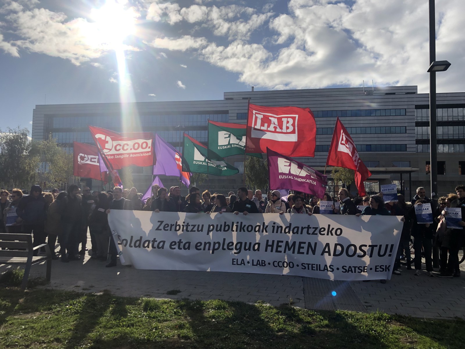 El Gobierno Vasco desoye las reivindicaciones de las miles de trabajadoras públicas que llenaron las calles el 25 de octubre