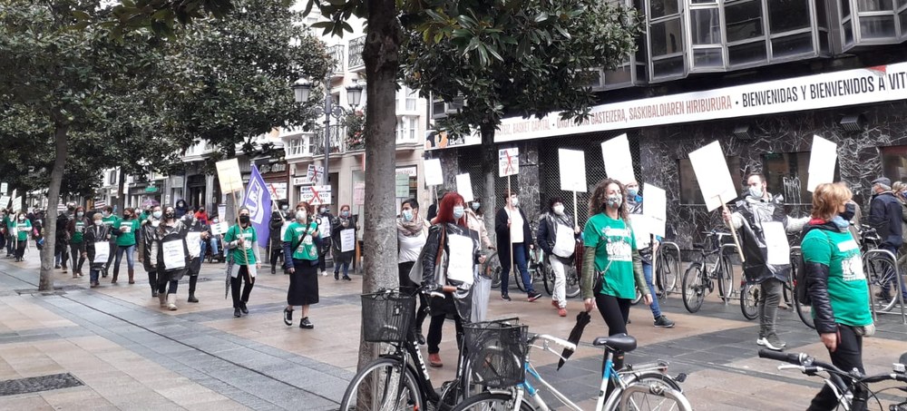Huelga de las trabajadoras de las residencias de Alava con un 100% de servicios mínimos