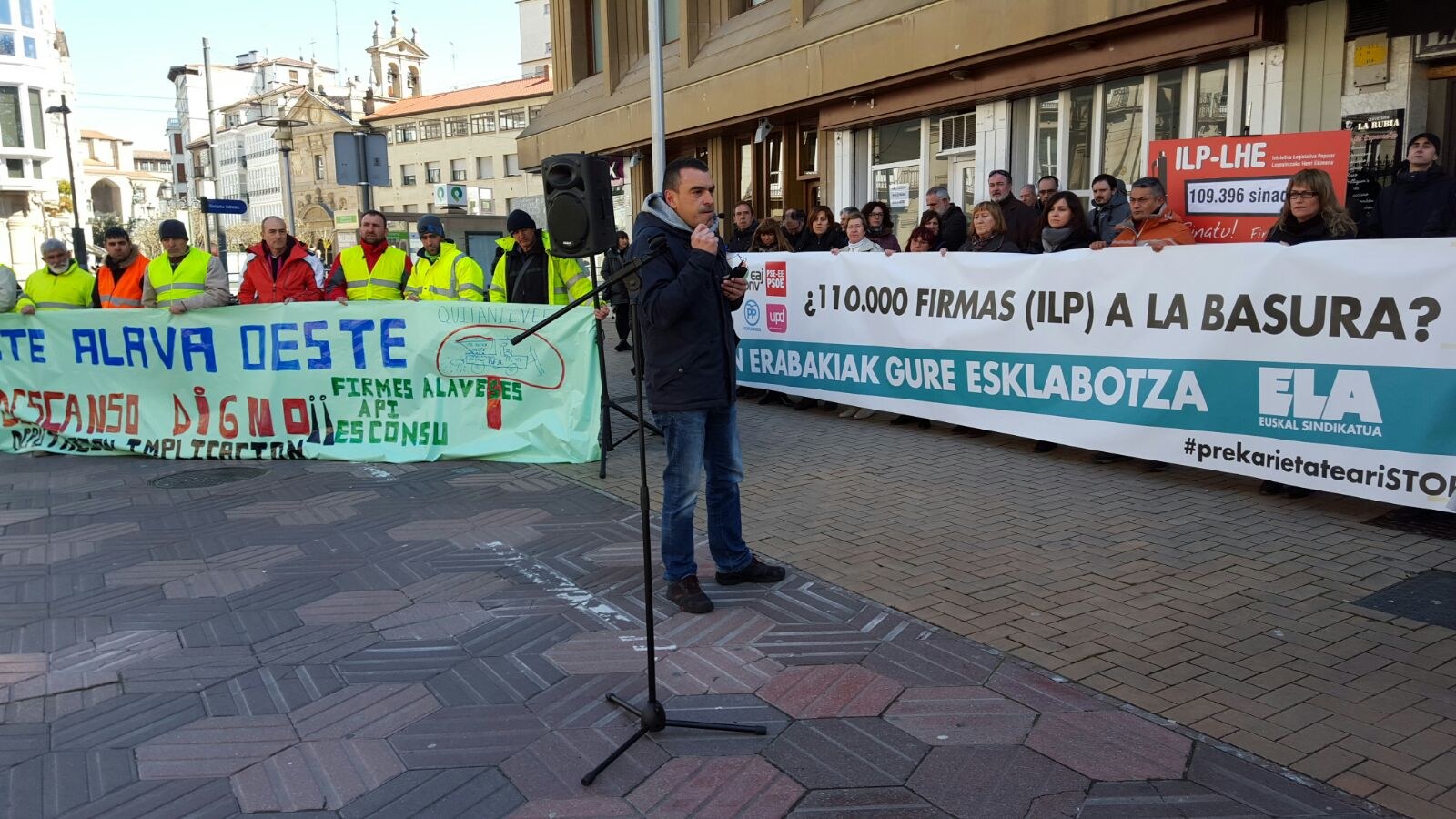 PNV el PSE entierran los derechos laborales  de miles de trabajadoras