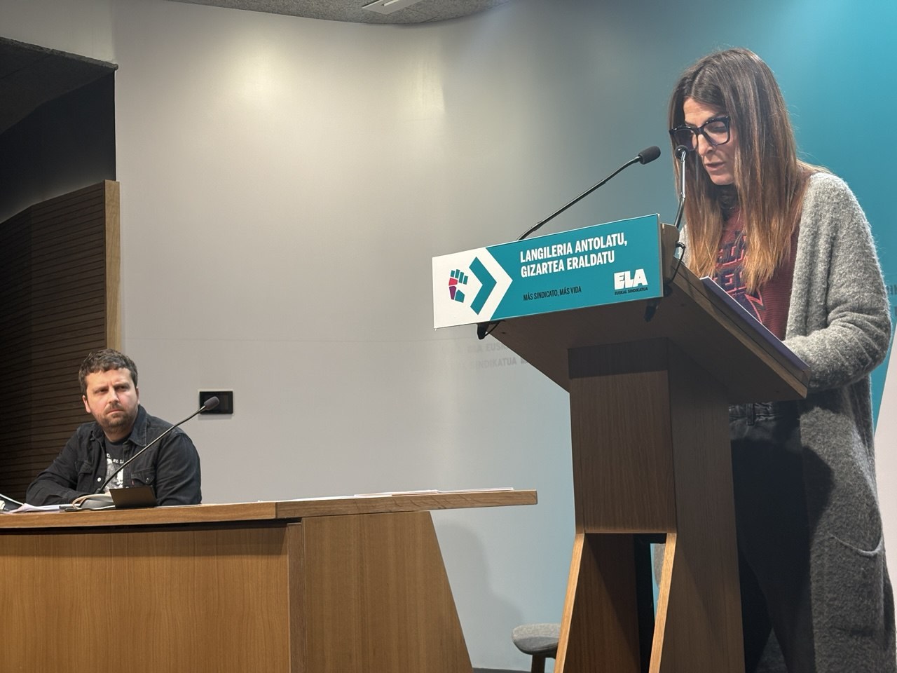 ELA advierte del aumento y cronificación de la pobreza y defiende un SMI propio de 1.500 euros para repartir la riqueza