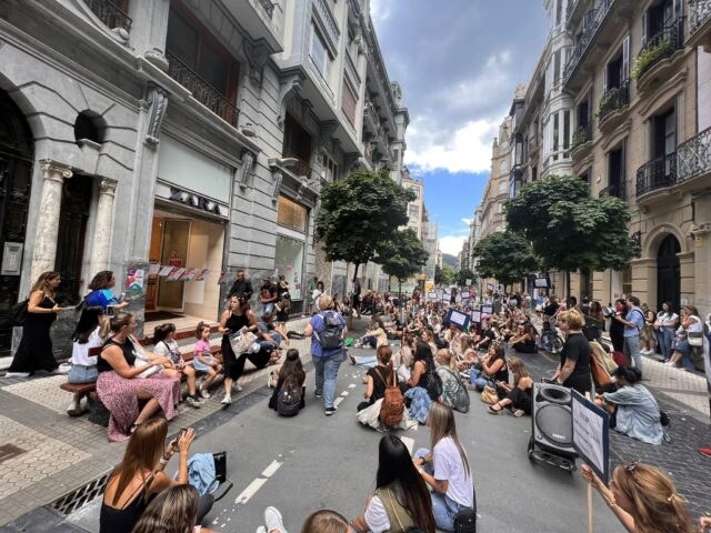 ELA convoca otras dos jornadas de huelga en el comercio textil de Gipuzkoa ante la falta de avances en la negociación del convenio