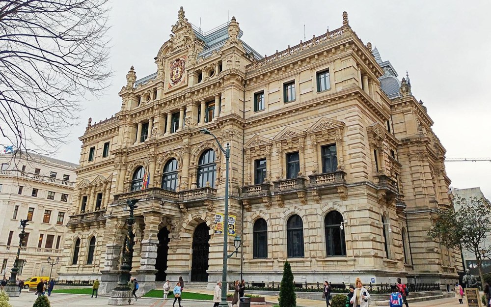 ELA denuncia el acoso judicial que está sufriendo el euskera en las administraciones públicas