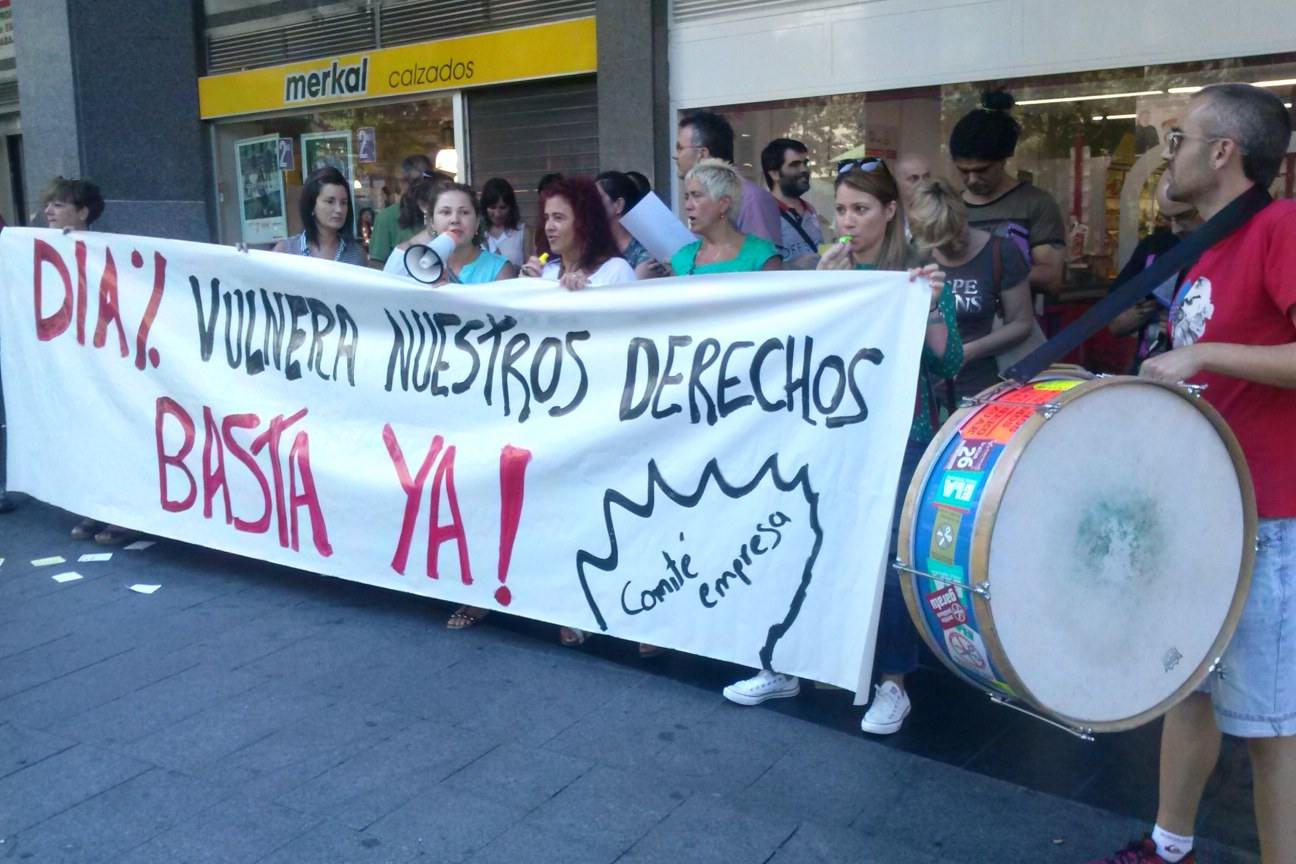 ELA denuncia la apertura de los supermercados DIA en el Aste Nagusia de Bilbo