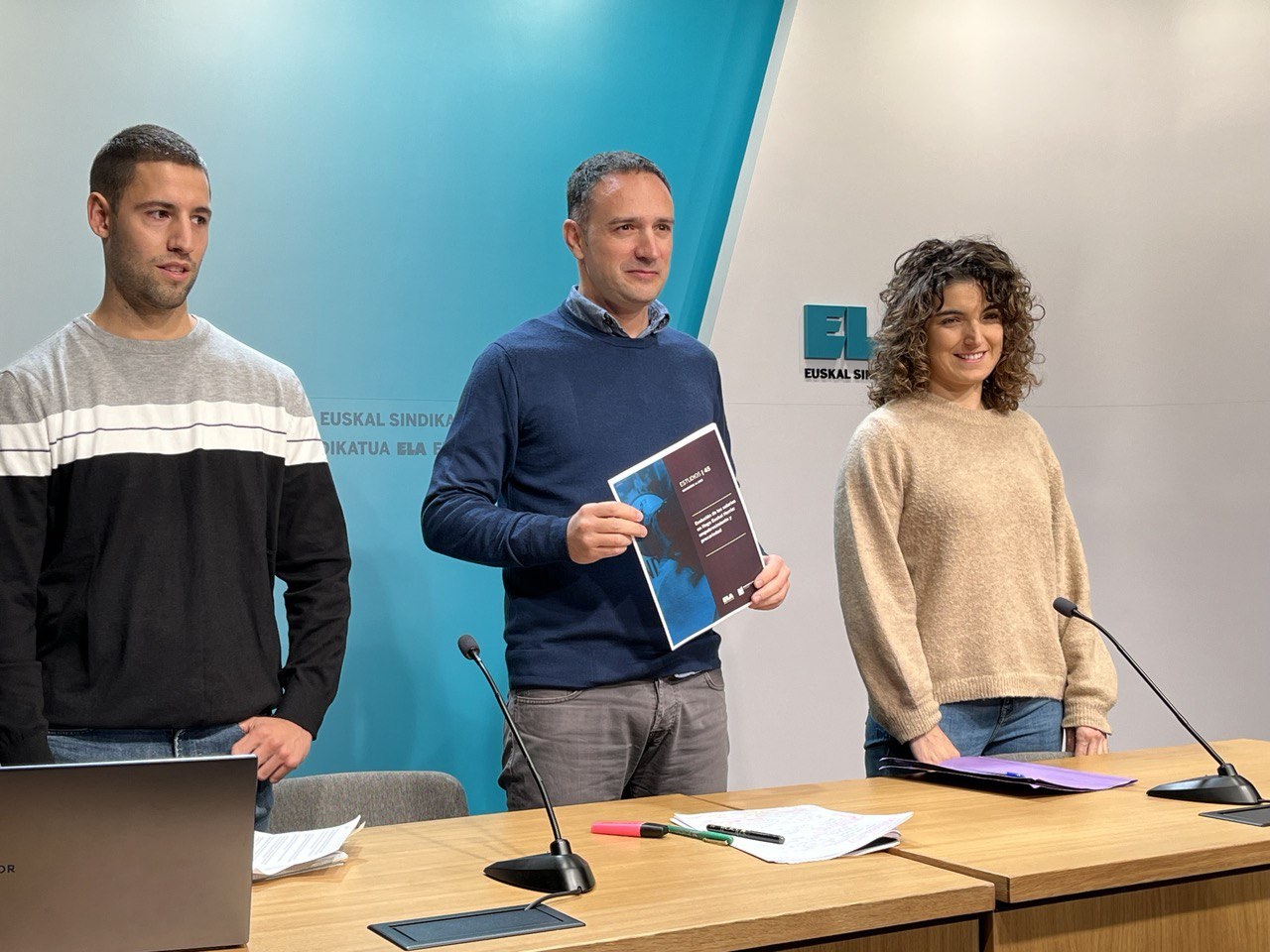 ELA denuncia que el salario medio ha acumulado una caída de 13.968 euros desde 2008