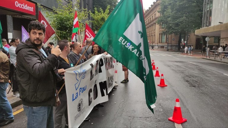 ELA exige a Salud la publificación  de  las ambulancias de la CAPV ELA exige a Salud la publificación  de  las ambulancias de la CAPV