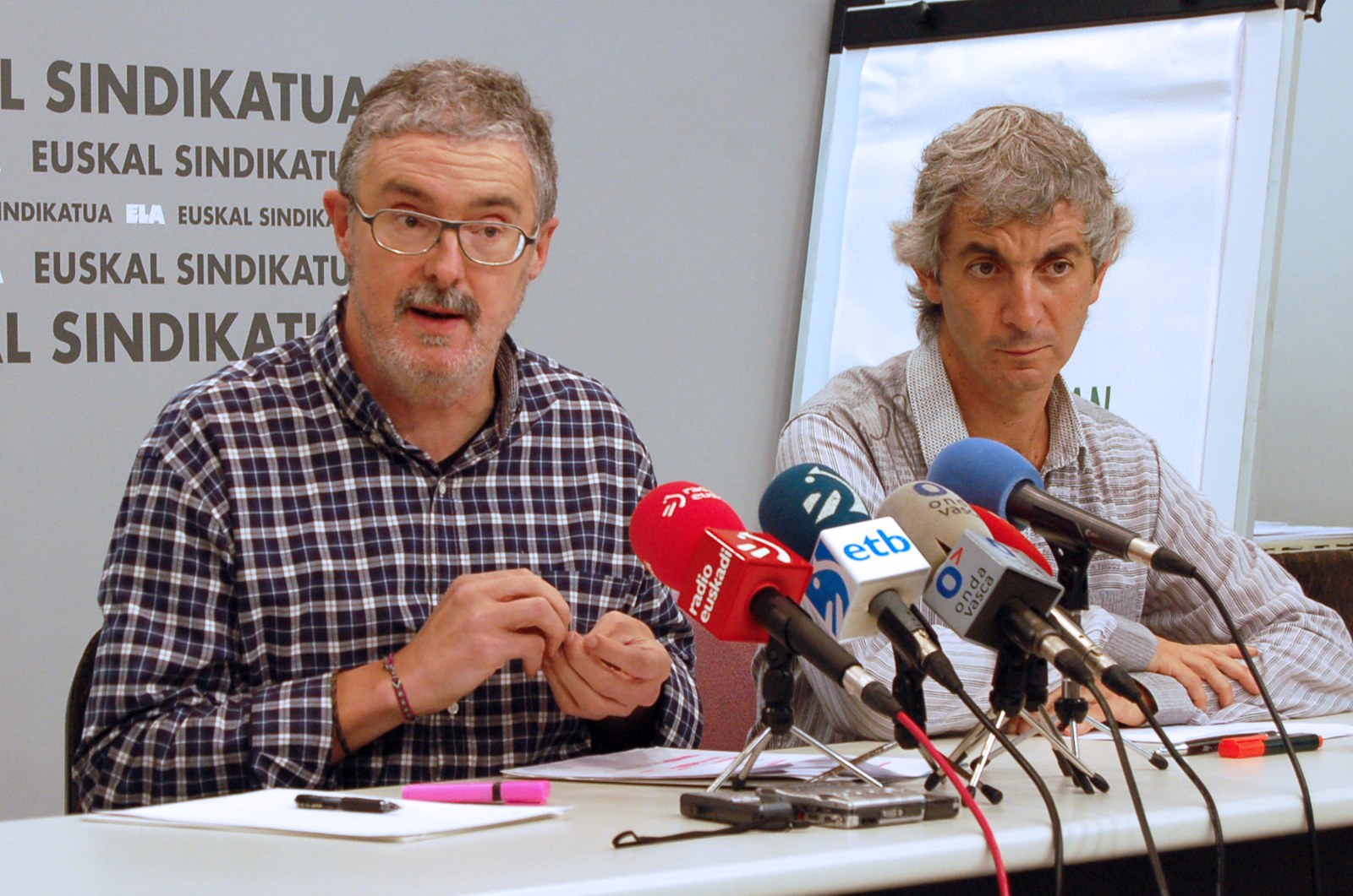 ELA ha criticado el recorte de 823 millones de euros en los presupuestos del gobierno y las Diputaciones vascas